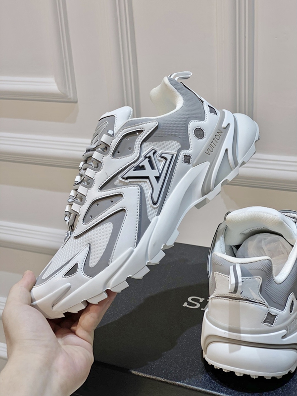 ルイヴィトン靴着用イメージ